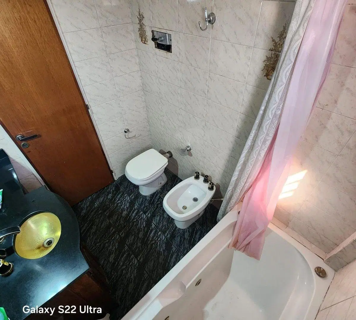 Venta Casa con Local, Jardín y Quincho Solano 8