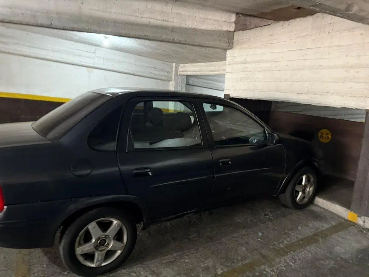 Venta de 4 cocheras fijas y cubiertas en retiro 3