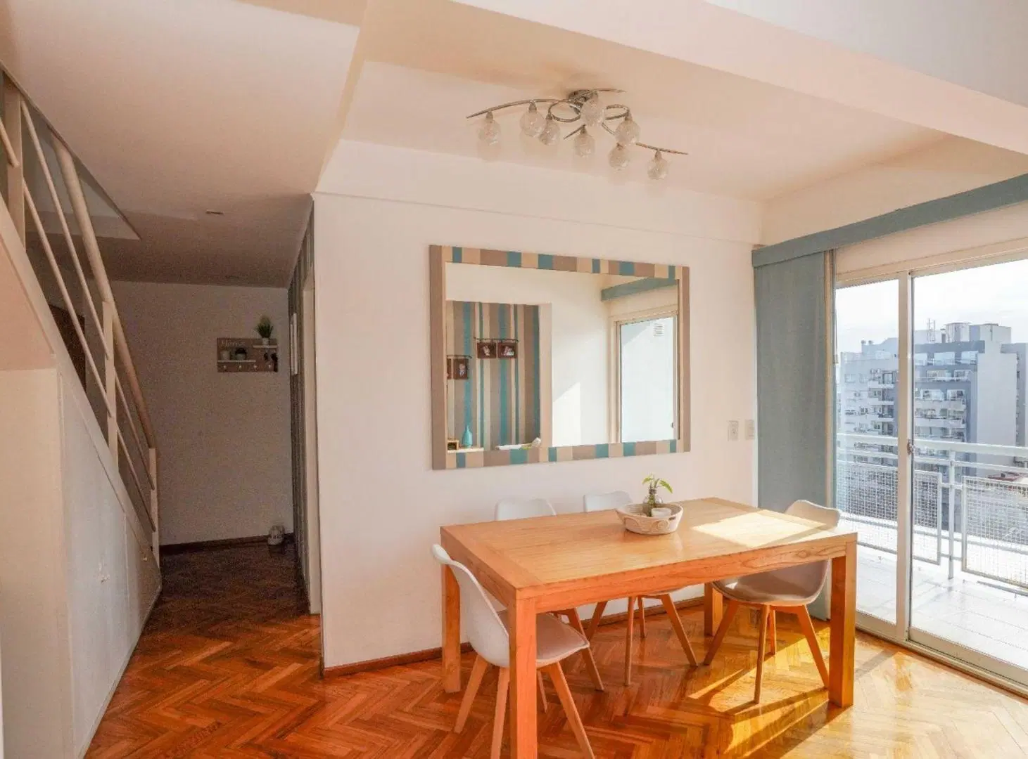 VENTA DÚPLEX 4 AMBIENTES 2 COCHERAS  COLEGIALES 3
