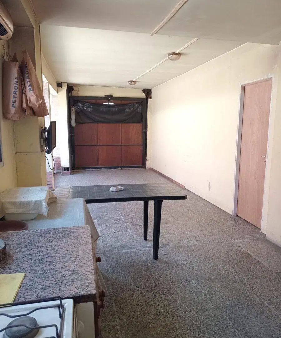 VENTA CASA 4 AMBIENTES CON DOS COCHERAS EN QUILMES 8