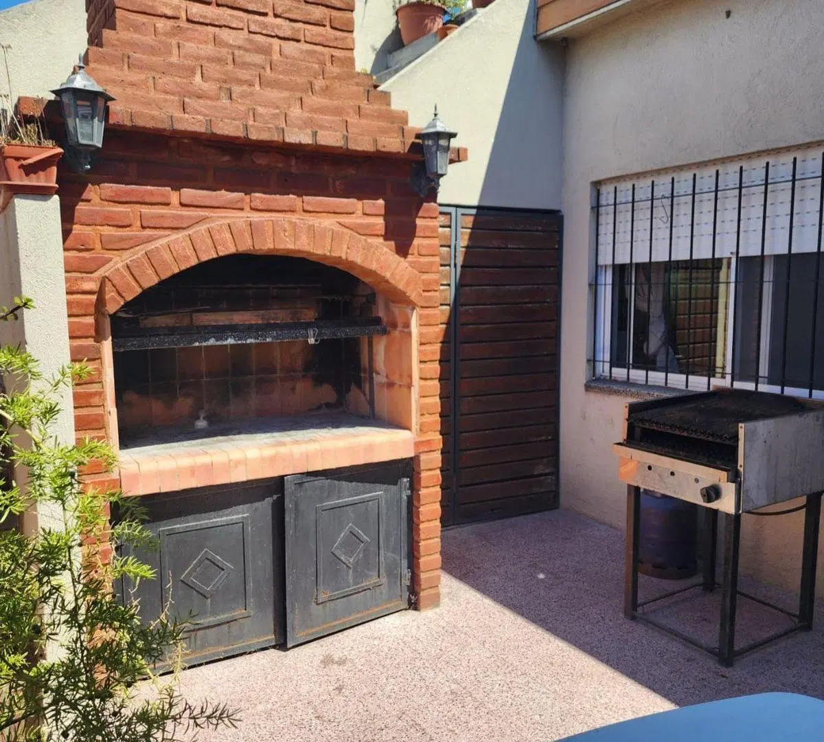 Venta Casa 4 ambientes con Deposito, Berazategui. 3