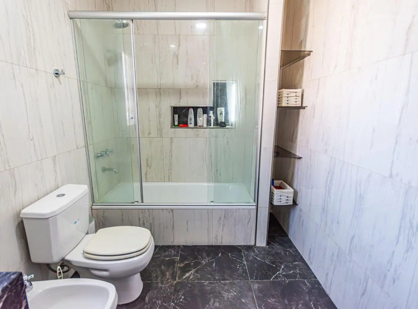 VENTA CASA EN WILDE DE 4 AMBIENTES. 4