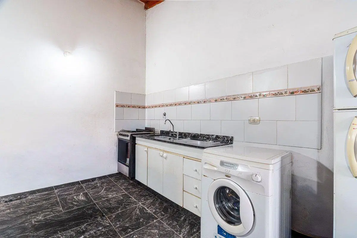 VENTA PH 2 AMBIENTES C/ENTREPISO AL FRENTE WILDE 3
