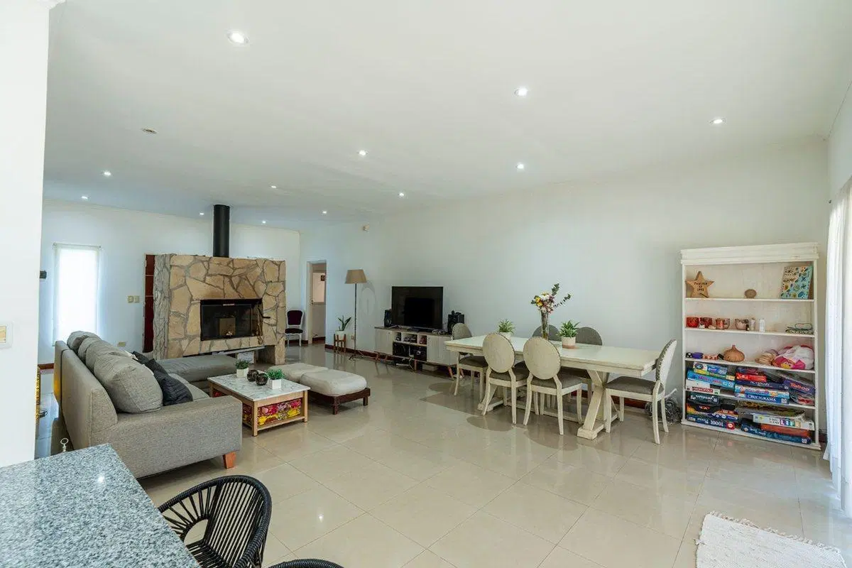 VENTA CASA 5 AMB FRANCISCO ALVAREZ  PILETA 5