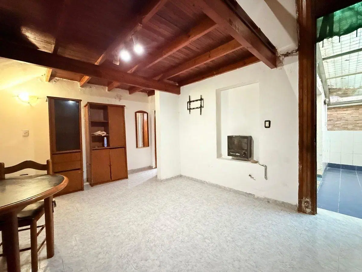 VENTA PH 2 AMB A RESTAURAR BARRACAS 3