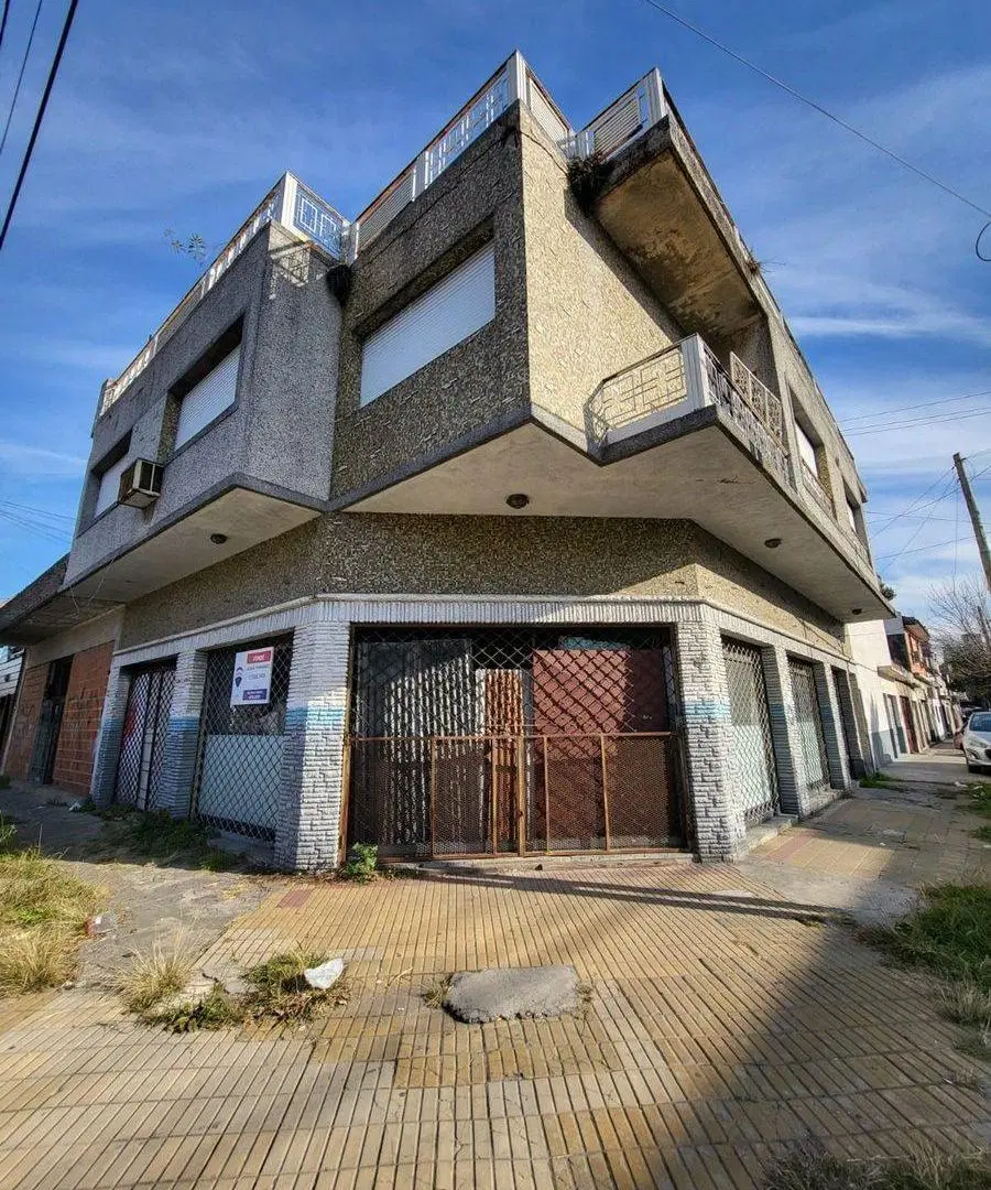 VENTA  CASA VALENTIN ALSINA CON LOCAL + GALPON 2