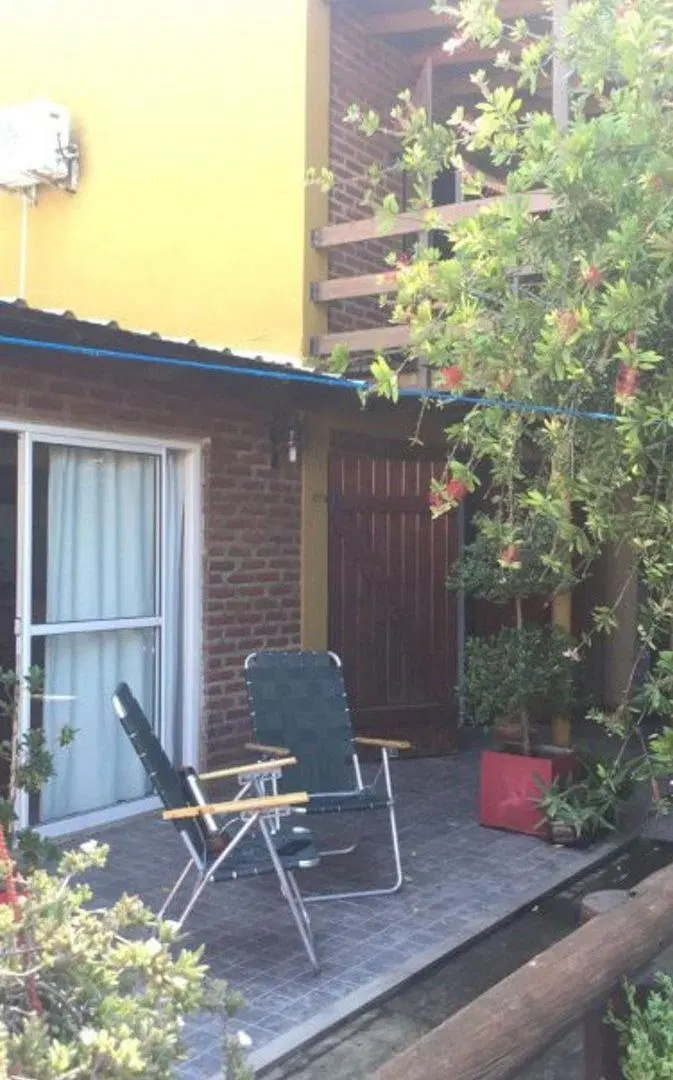 CASA 3 AMB. C/ "GALPON CASA" ADICIONAL EN JARDIN 8