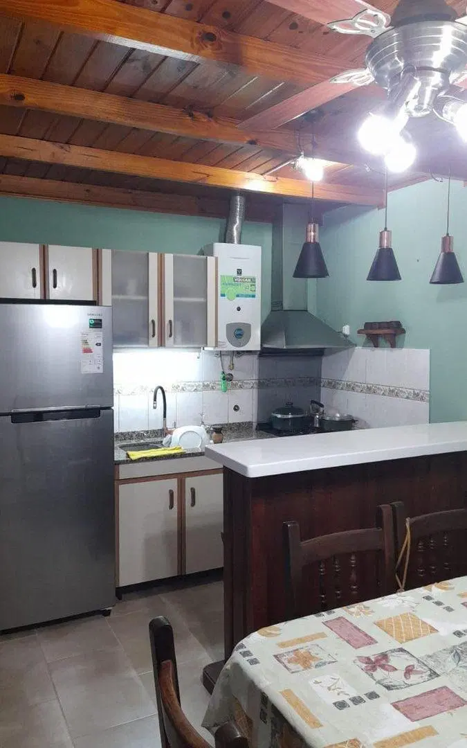 CASA 3 AMB. C/ "GALPON CASA" ADICIONAL EN JARDIN 2