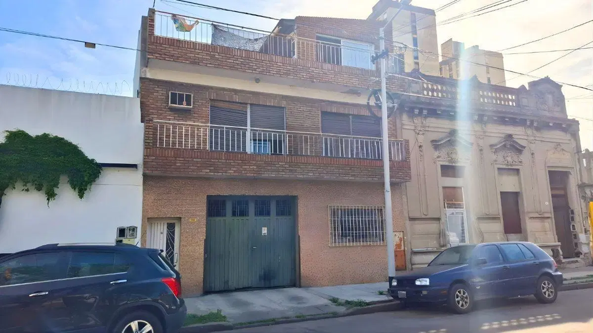 Lote con Casa 3mb 2 plantas Galpón 30 x 8,66 3