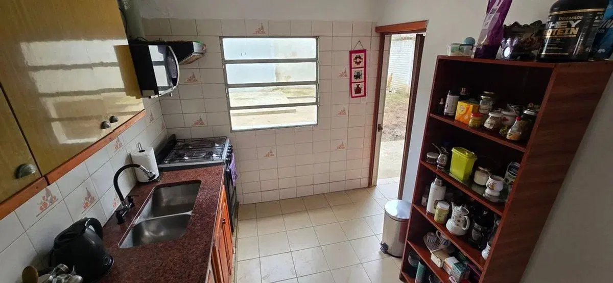 Casa en alquiler con patio en Ezpeleta 4