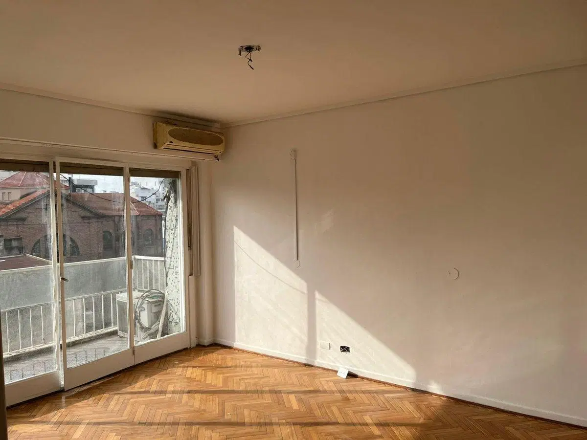 Monoambiente DIVIDIDO con BALCÓN y Cocina SEPARADA 5