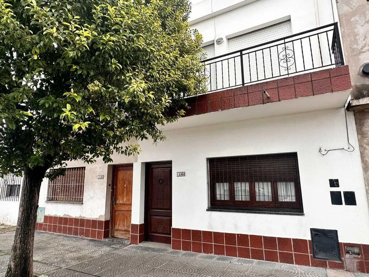 Venta  Dúplex 4 ambientes c/patio, Temperley 3