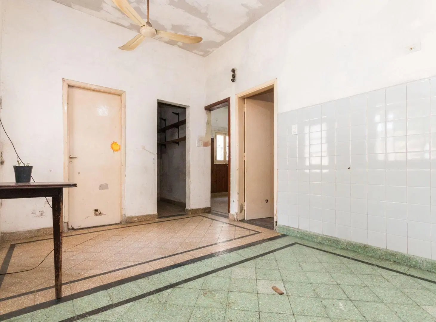 VENTA CASA AVELLANEDA , a reciclar, COCHERA 8