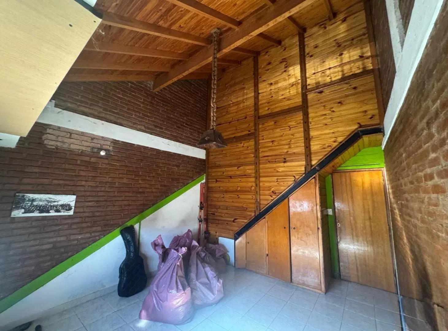 CASA 5 AMBIENTES PATIO PARRILLA PLAYROOM COCHERAS 4