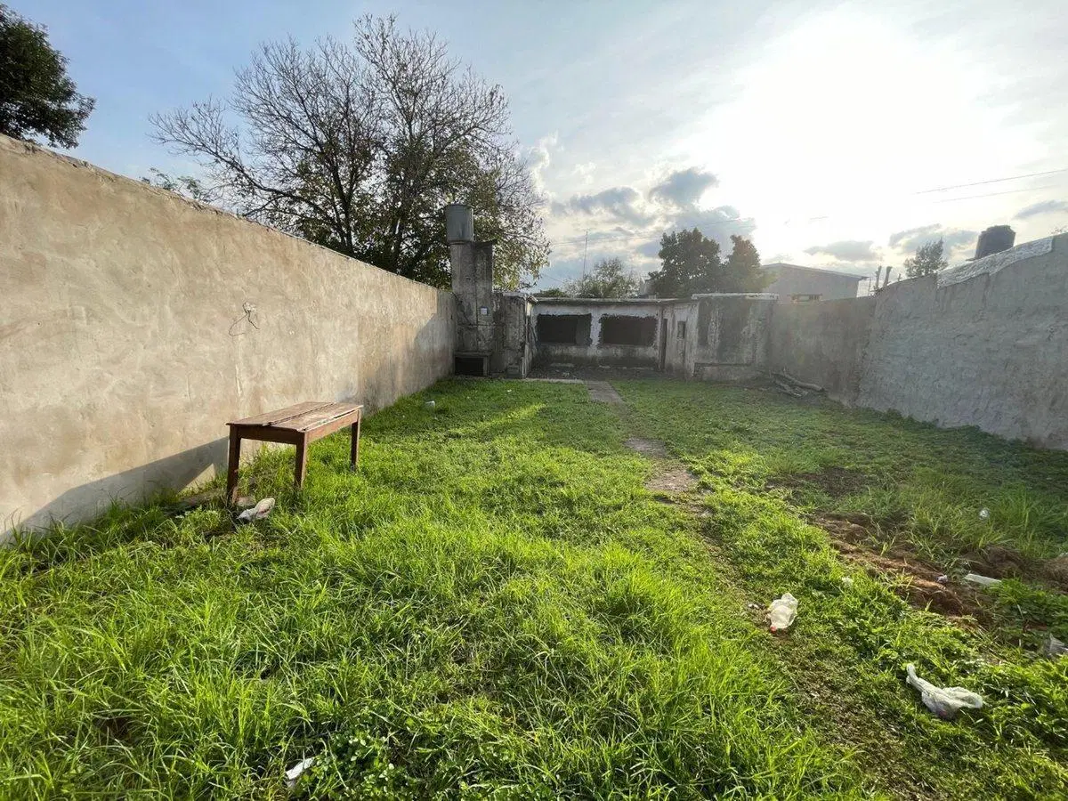 Venta Casa en Libertad Merlo, con local lote 395m2 2