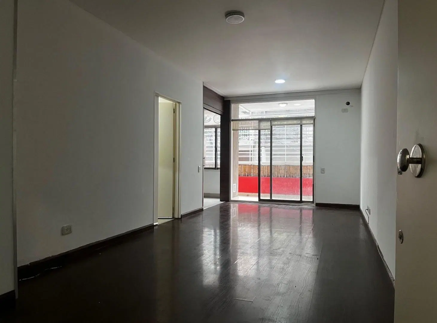 Caballito: 2 ambientes, balcón, patio y amenities 4