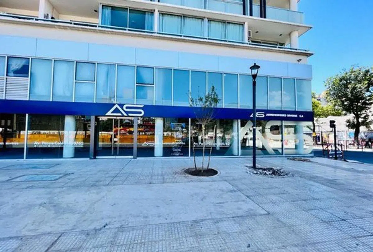 VENTA LOCAL COMERCIAL EN ESQUINA SAN TELMO 4