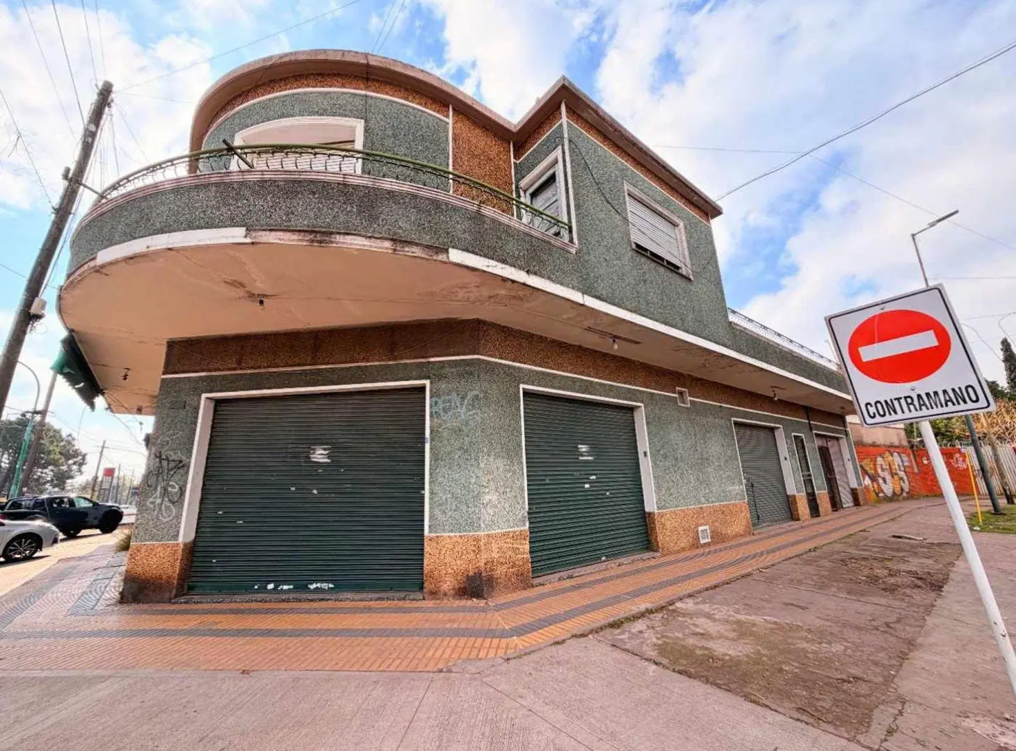 VENTA CASA 4 AMB LOCALES GARAGE 416 M2 F. VARELA 8