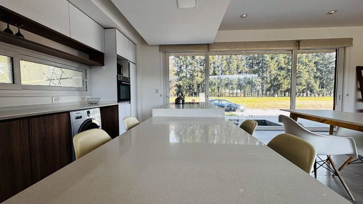 VENTA CASA 3 AMB LARES CANNING OPORTUNIDAD 3