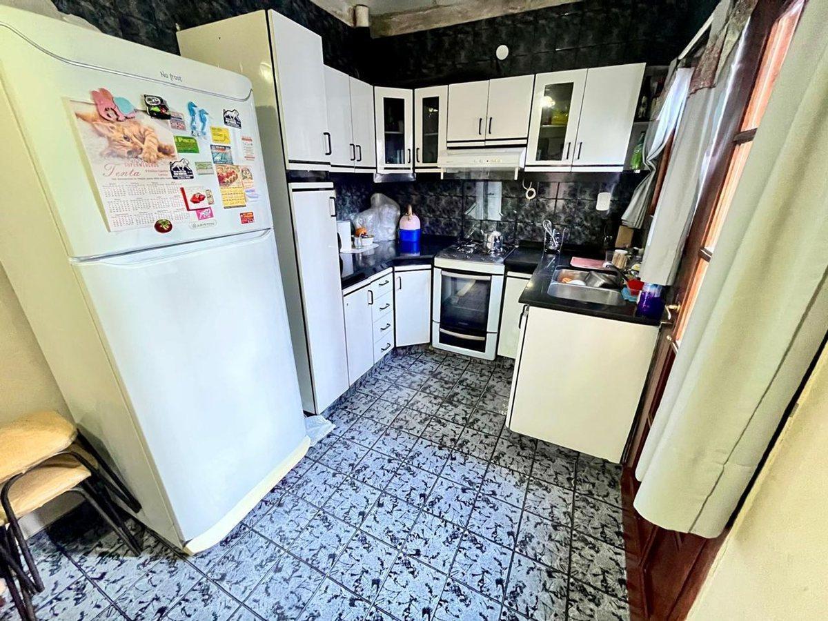 Foto de VENTA CASA 3 AMBIENTES LANUS PATIO, imagen 2