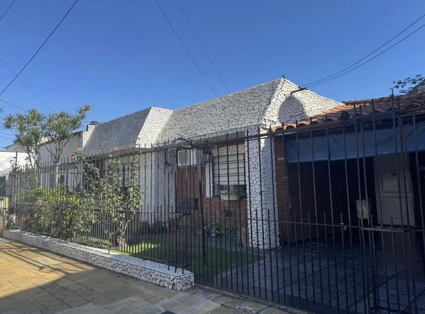 VENTA DE CASA EN SARANDI 3 AMBIENTES CON GARAGE 3