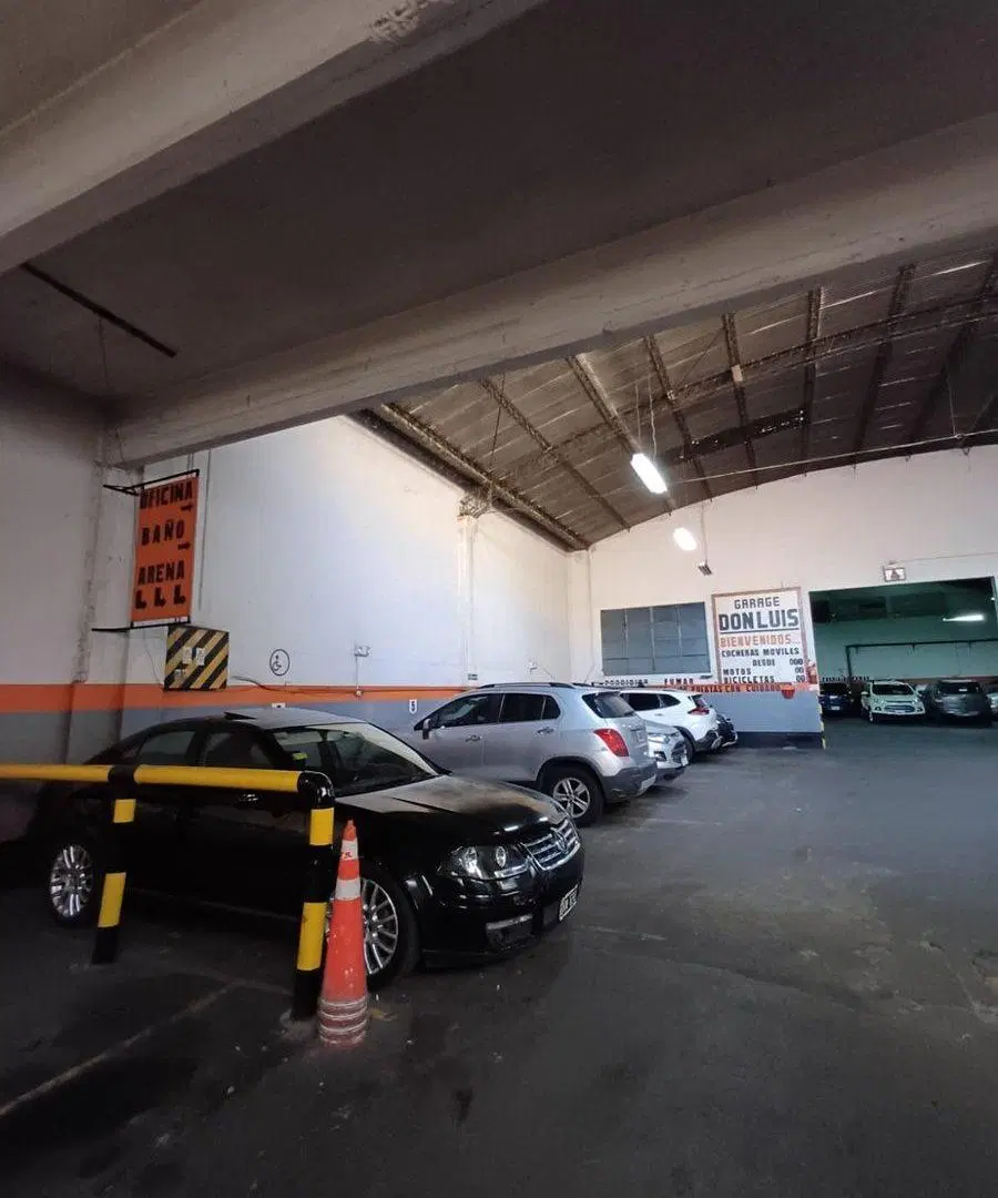ALQUILER DEPOSITO COMERCIAL FLORES 845m2 cubiertos 1