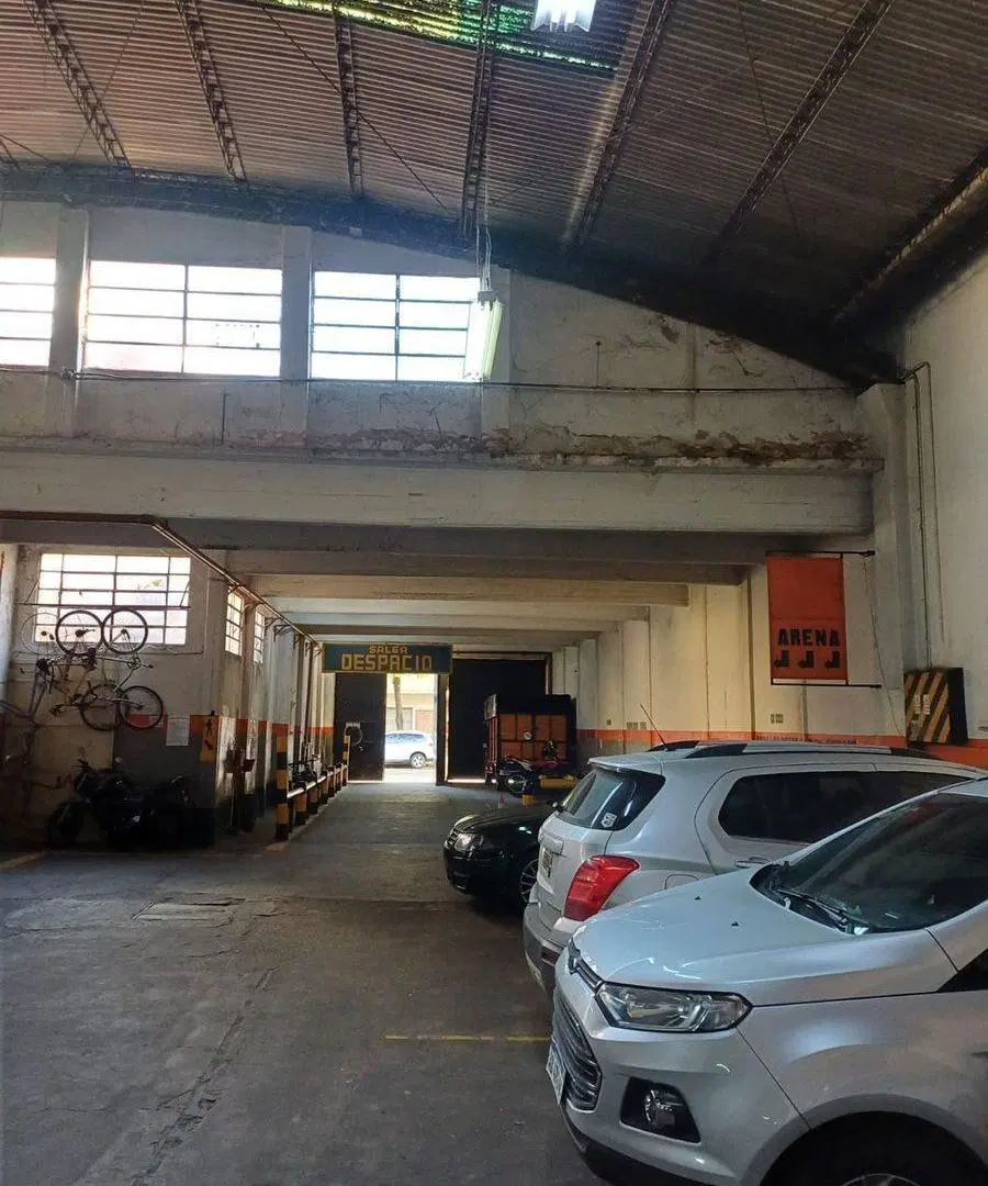 ALQUILER DEPOSITO COMERCIAL FLORES 845m2 cubiertos 2
