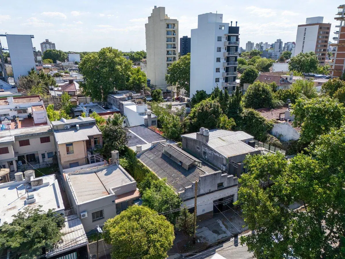 VENTA DE EXCELENTE GALPON EN QUILMES CENTRO 2