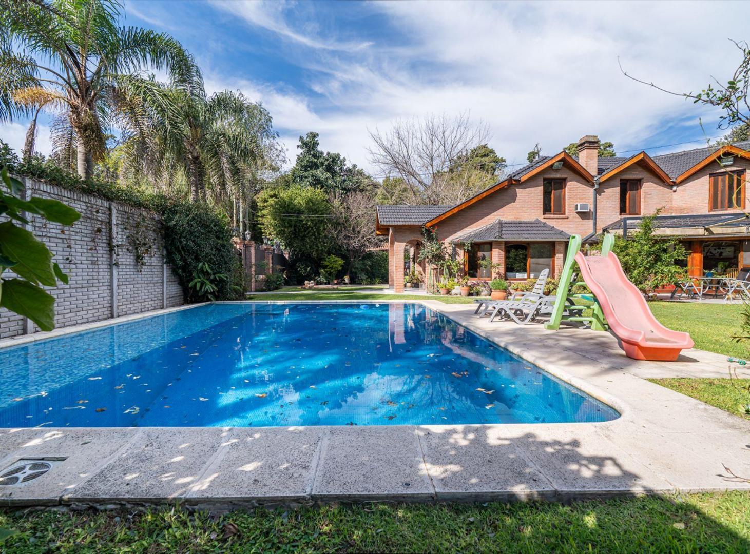 Foto de VENTA CASA PARQUE LELOIR LOTE 1760 M2 CON PILETA, imagen 4