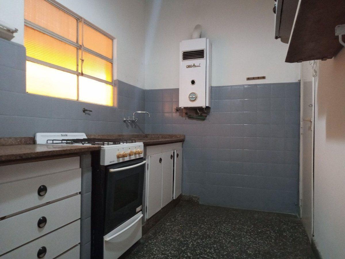 Foto de VENTA PH 2 AMB c/PATIO y TERRAZA - SARANDÍ, imagen 2