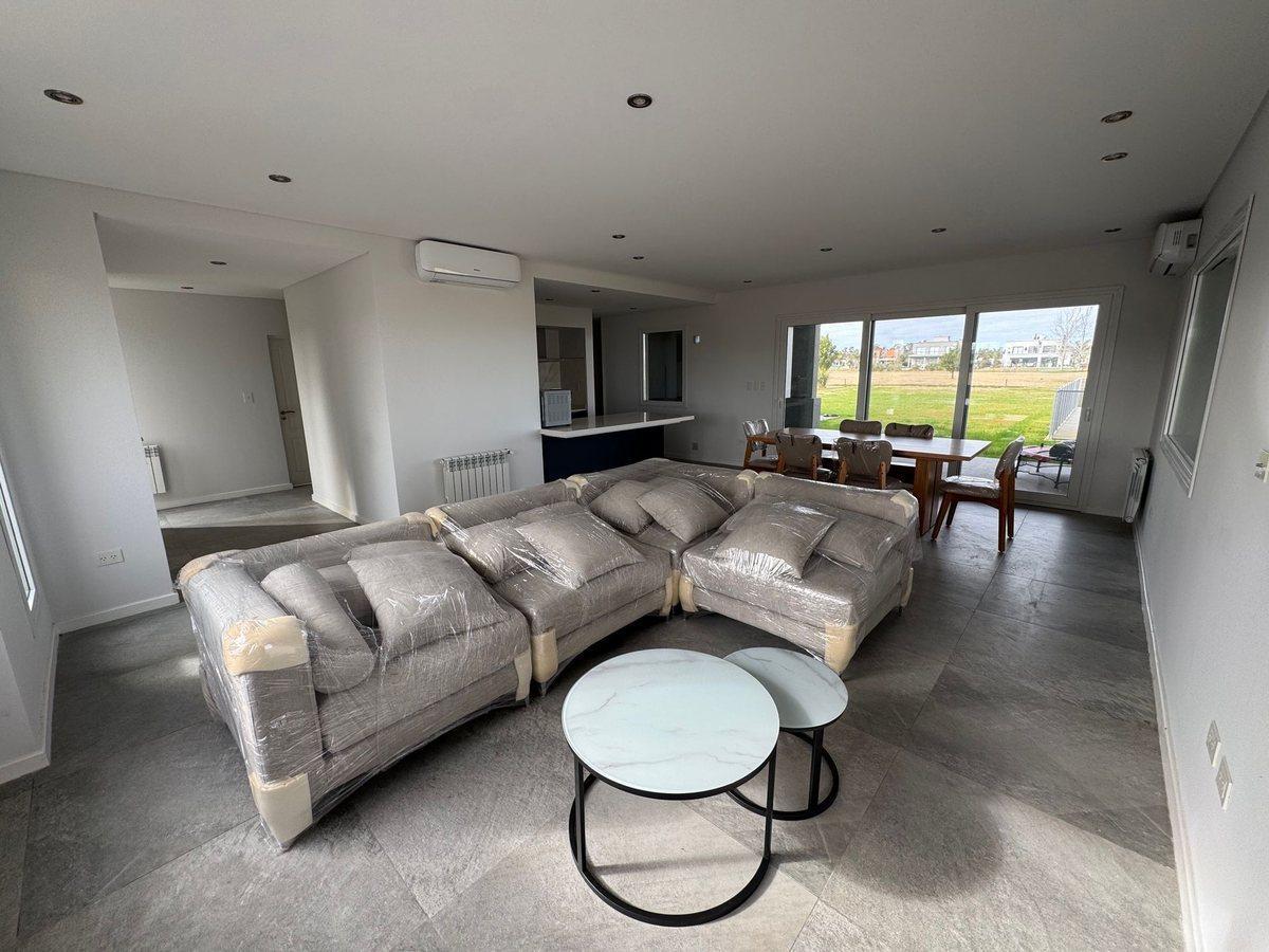 Foto de VENTA CASA HARAS DEL SUR 3 C/ PILETA 3 DORMITORIOS, imagen 5