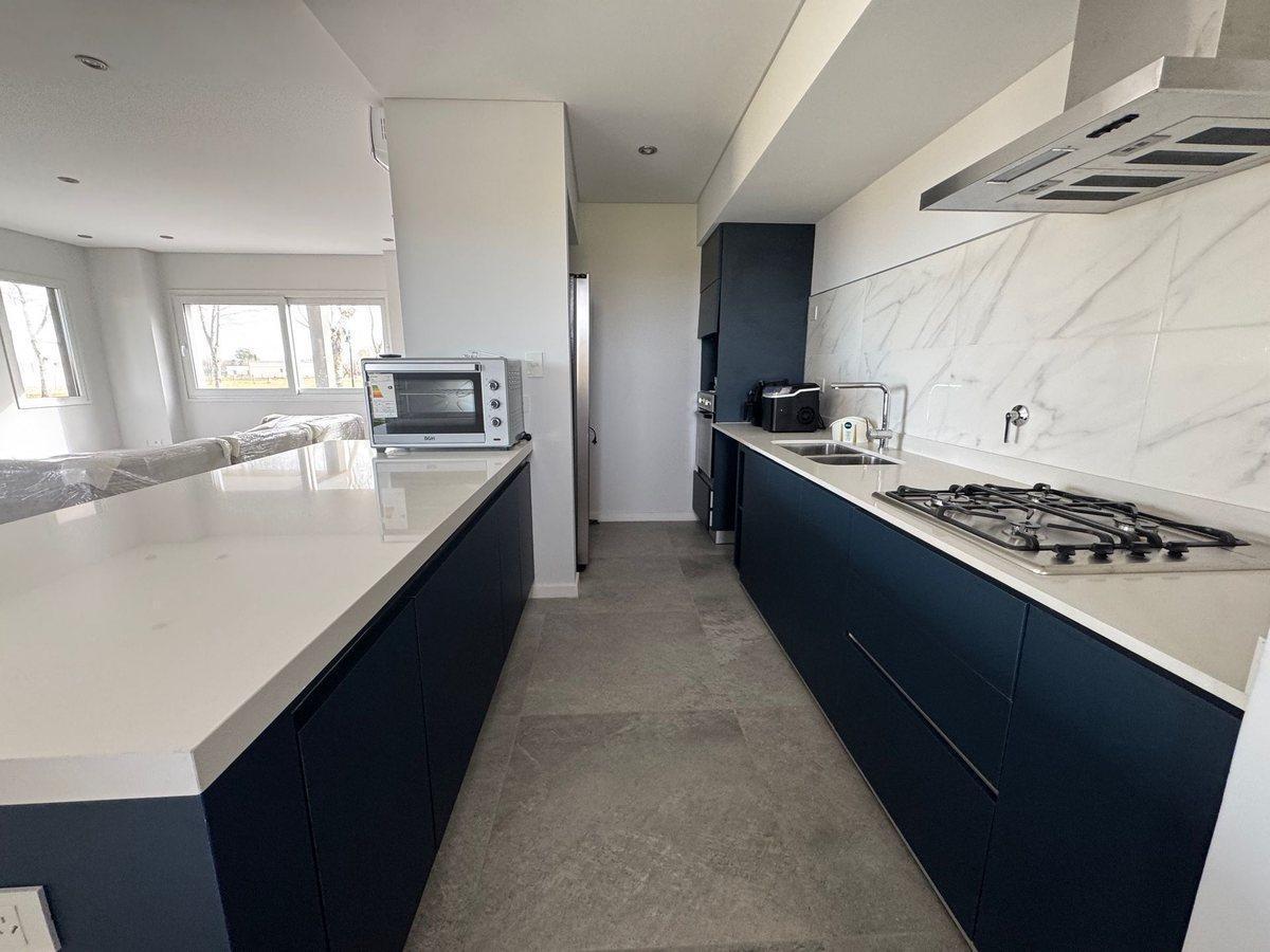 Foto de VENTA CASA HARAS DEL SUR 3 C/ PILETA 3 DORMITORIOS, imagen 2