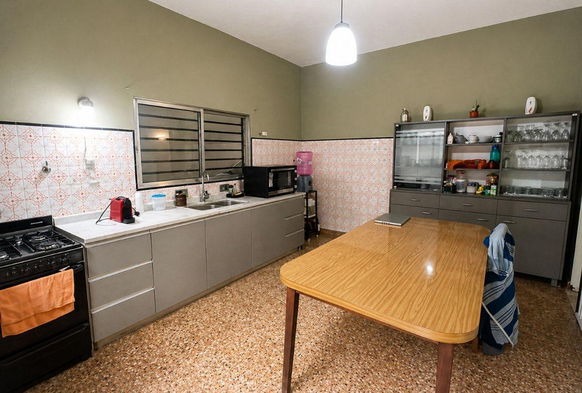 Foto de Venta Casa 6 ambientes Quilmes Oeste, imagen 3
