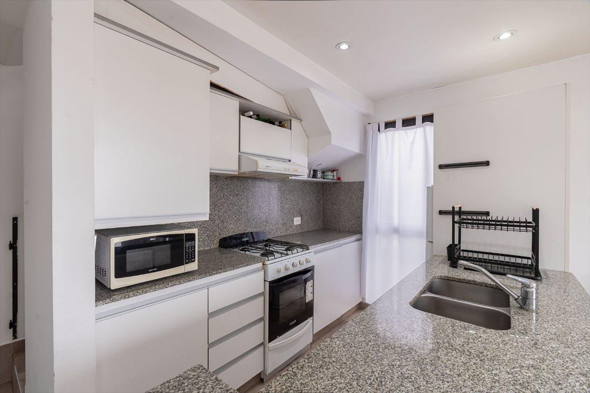 Foto de VENTA PH 2 AMB. EN PLANTA ALTA BERNAL E. QUILMES, imagen 1