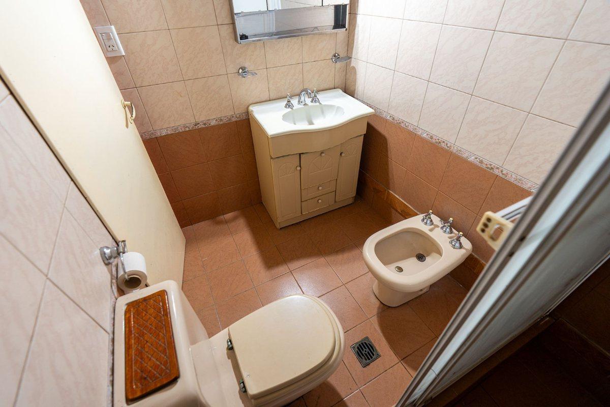 Foto de VENTA CASA 3 AMBIENTES QUILMES COCHERA, imagen 4