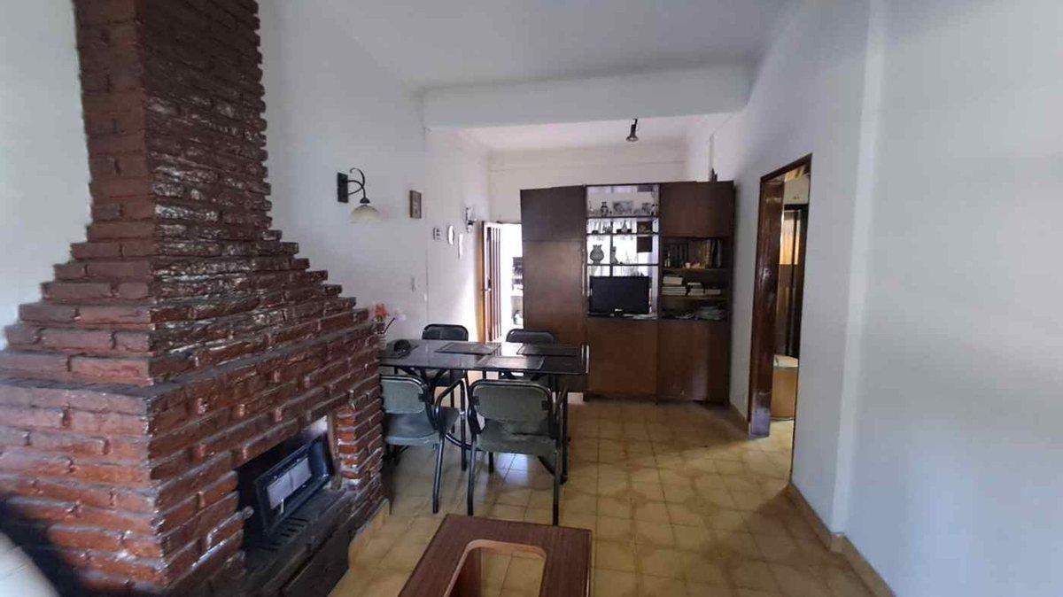 Foto de VENTA CASA 3 AMBIENTES CON TERRAZA EN AVELLANEDA, imagen 1