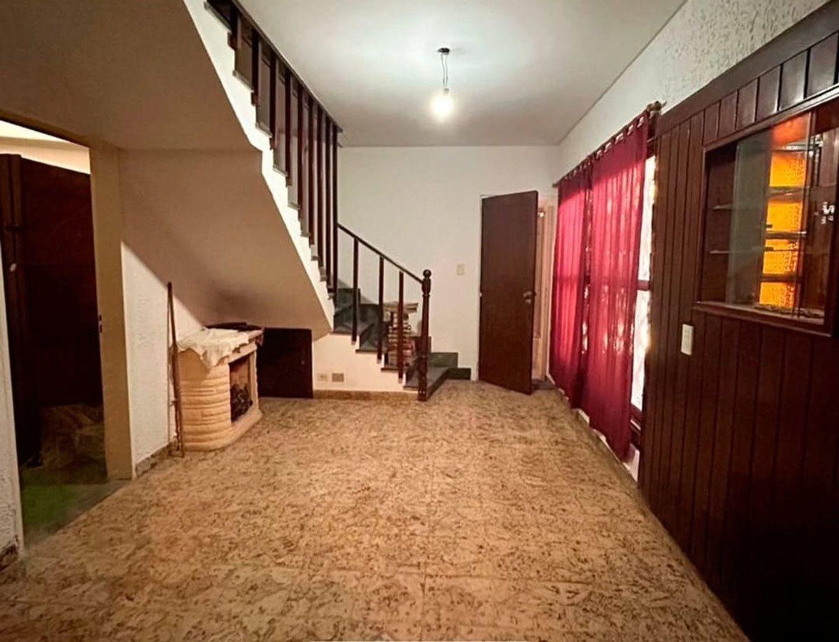 Foto de VENTA DE PH 4 DORMITORIOS EN SARANDI, imagen 2
