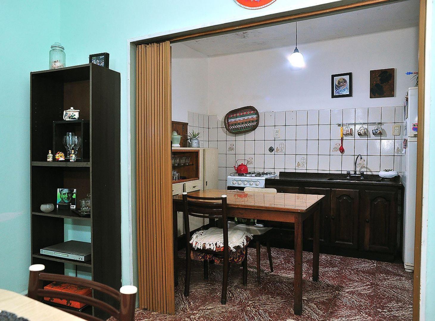 Foto de VENTA CASA CON FONDO JARDIN Y COCHERA BERAZATEGUI, imagen 5