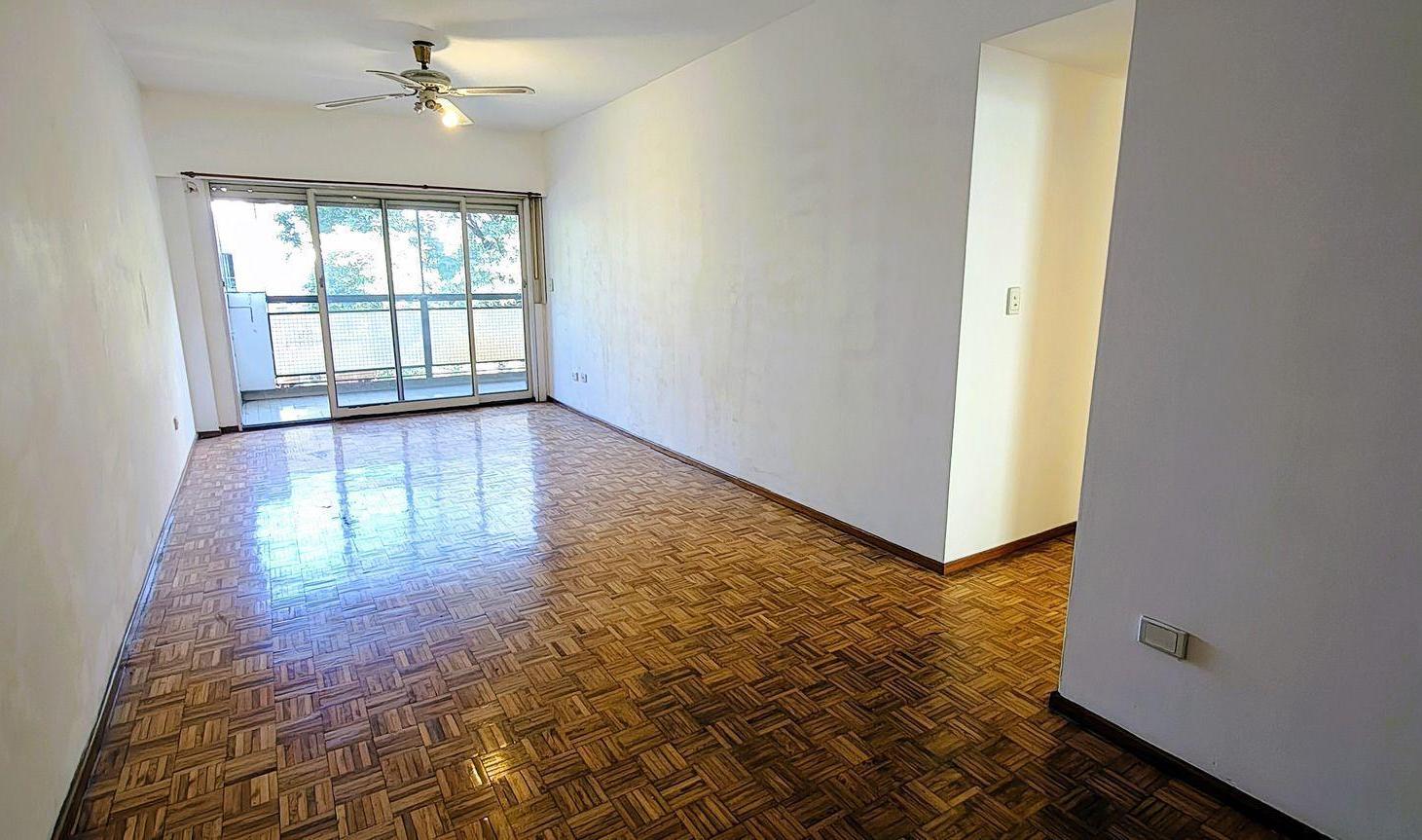 Foto de VENTA DEPARTAMENTO 4 AMBIENTES COLEGIALES BALCÓN, imagen 1