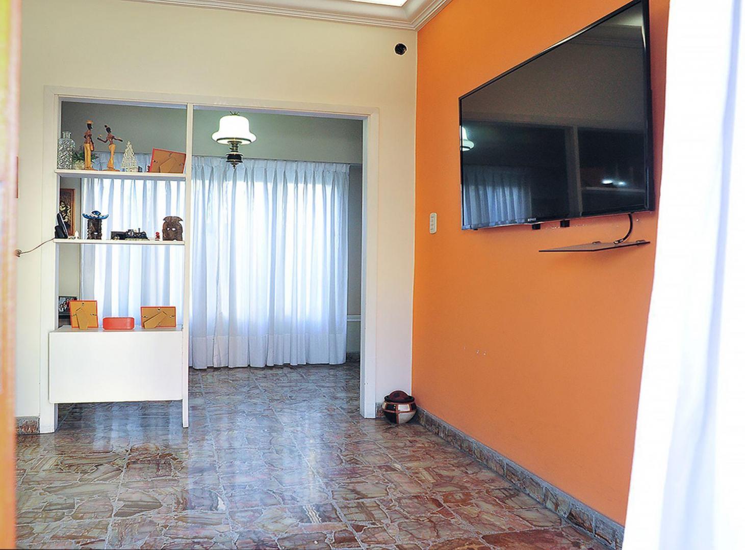 Foto de VENTA EXCELENTE PH EN PTA. ALTA CON COCHERA WILDE, imagen 1