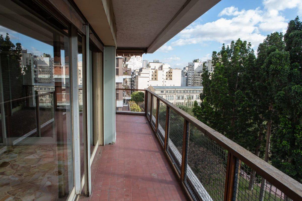 Foto de VENTA PISO 9 / 5 AMB FRENTE A PARQUE RIVADAVIA, imagen 4