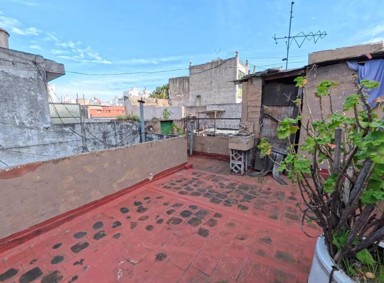Foto de Venta PH 3 Amb a Reciclar Terraza CABA zona UADE, imagen 4