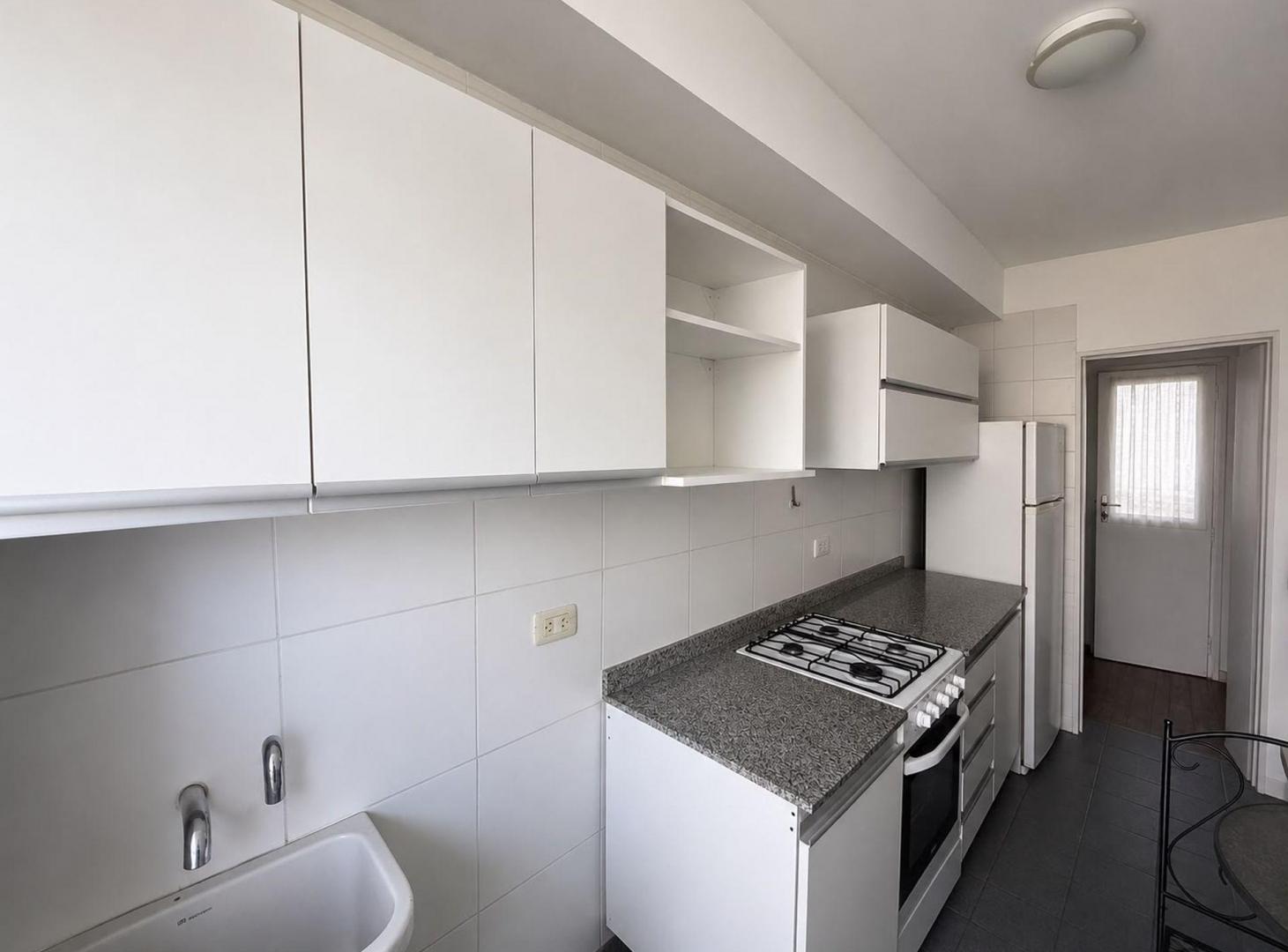 Foto de VENTA DEPTO 2 AMBIENTES AVELLANEDA COCHERA, imagen 3