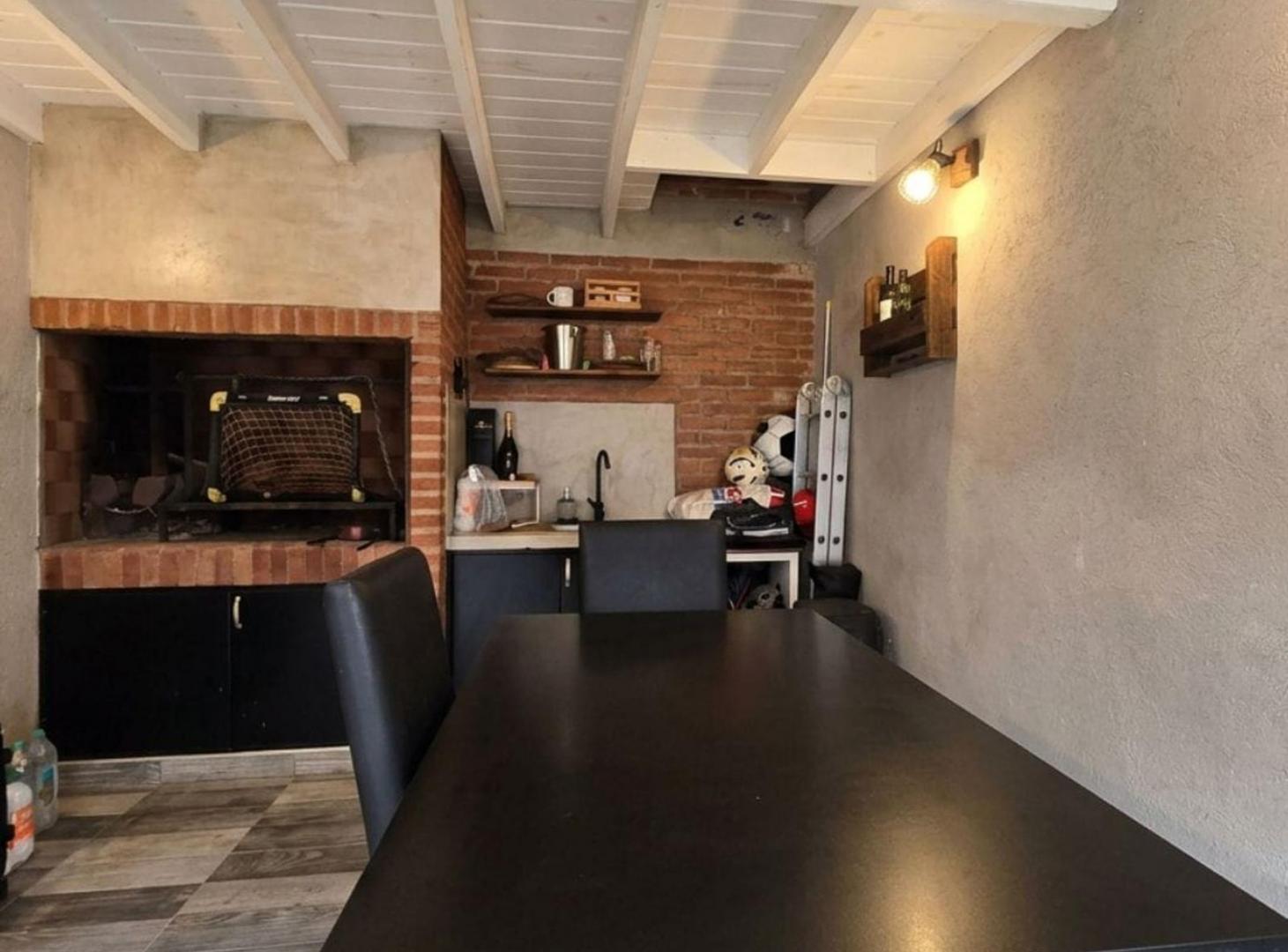 Foto de VENTA DUPLEX 3 AMBIENTES GARAGE JARDIN QUINCHO, imagen 3
