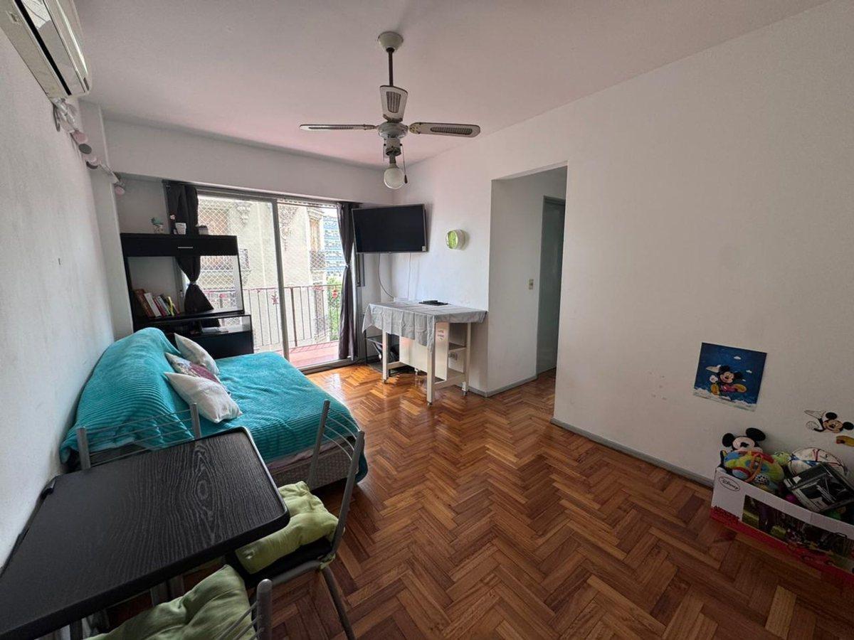 Foto de VENTA DEPTO 2 AMB CON BALCON Y RENTA BALVANERA, imagen 2