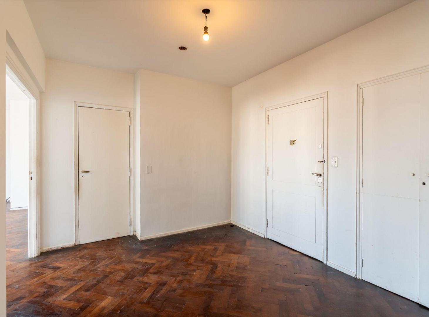 Foto de Venta departamento 3 ambientes/ balcón Montserrat, imagen 1