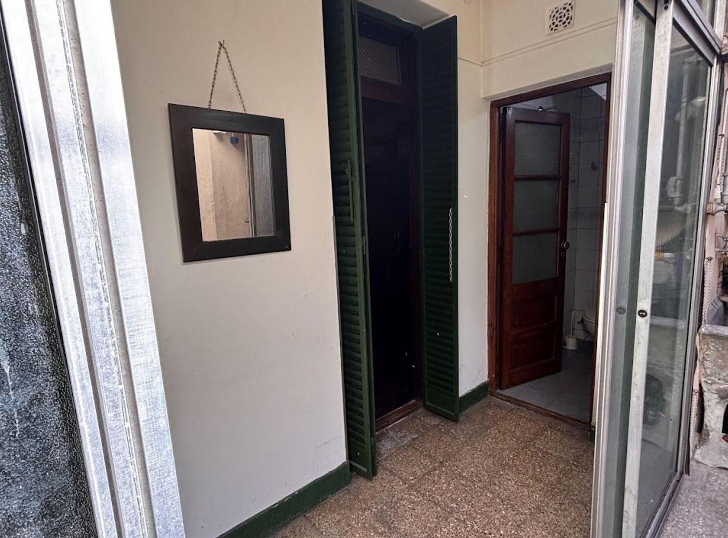 Foto de VENTA PH 2 AMB CON PATIO BERNAL CENTRO SIN EXPENSA, imagen 2