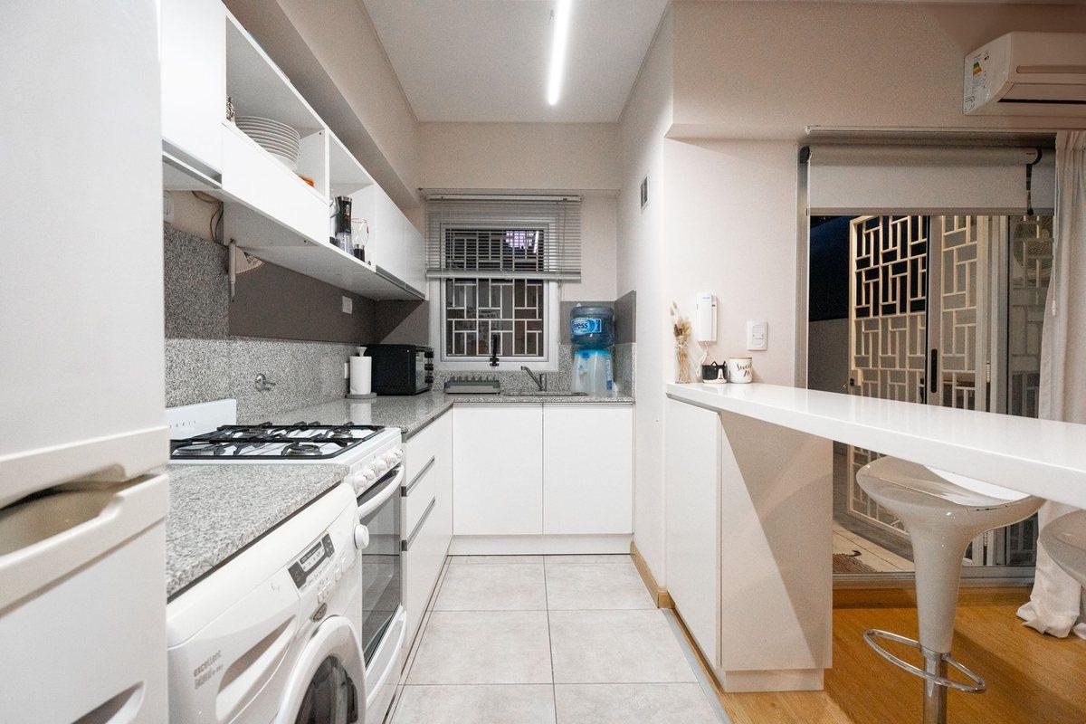 Foto de VENTA SEMIPISO 2 AMBIENTES CABALLITO C/ PATIO, imagen 4