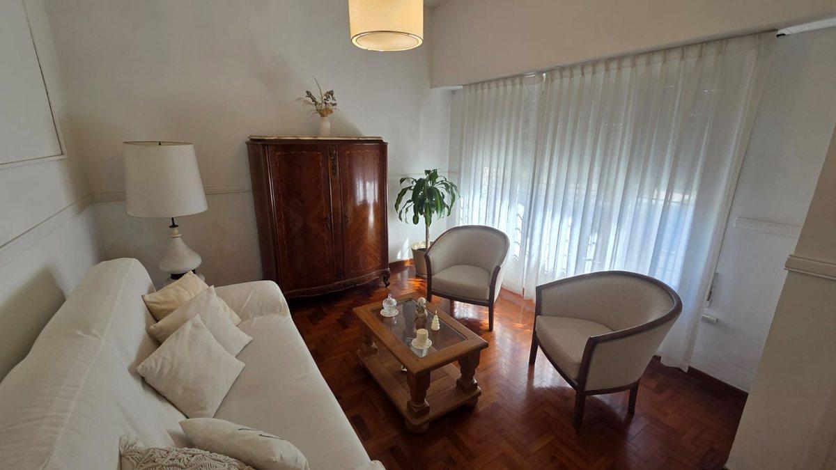 Foto de VENTA CASA 5AMB SARANDI COCHERA PATIO TERRAZA, imagen 4