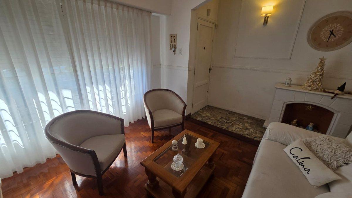 Foto de VENTA CASA 5AMB SARANDI COCHERA PATIO TERRAZA, imagen 2